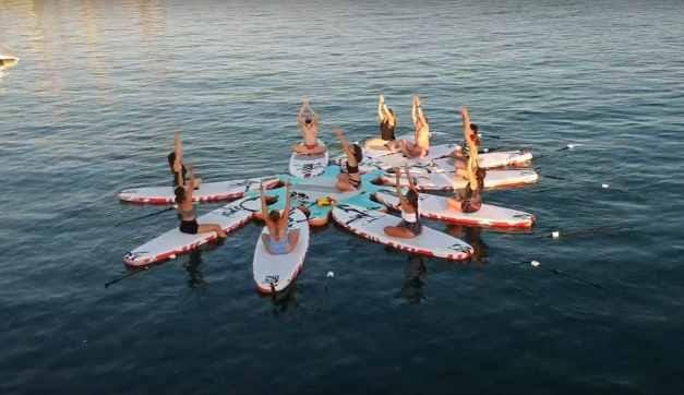 Sup yoga en València con Ocean Republik